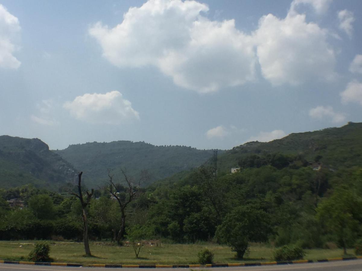 E Lodge Islamabad Bagian luar foto