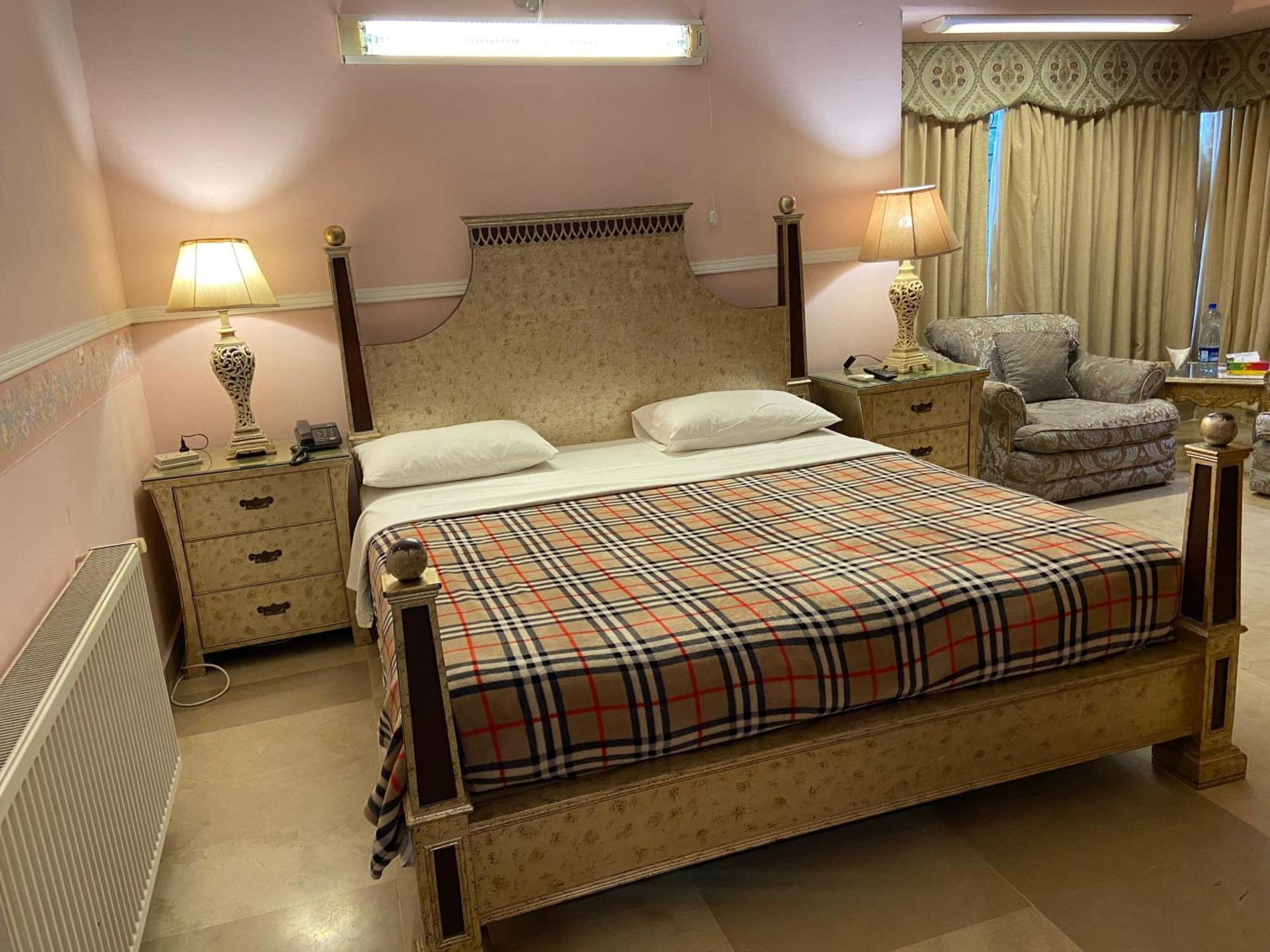 E Lodge Islamabad Bagian luar foto