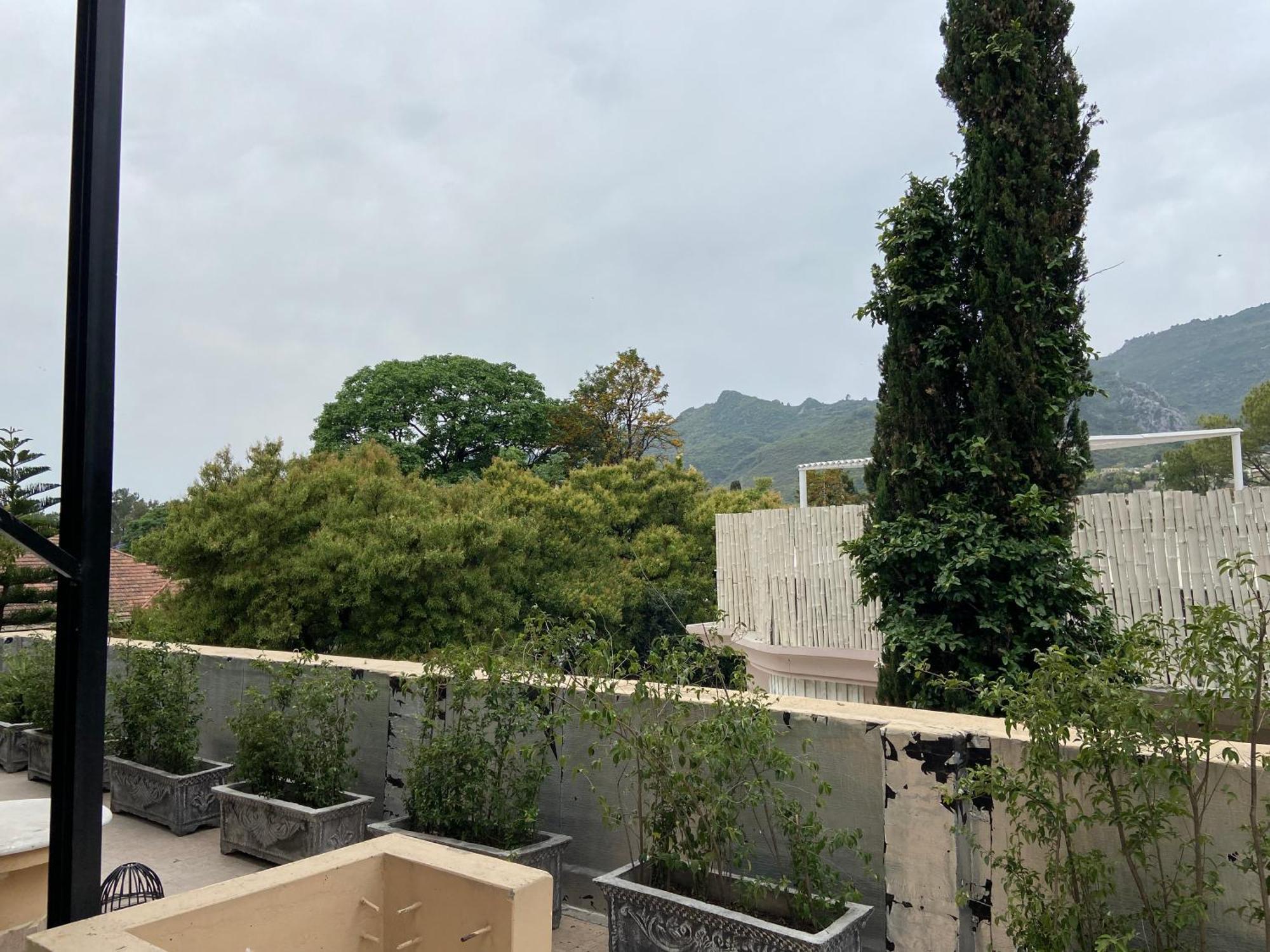 E Lodge Islamabad Bagian luar foto